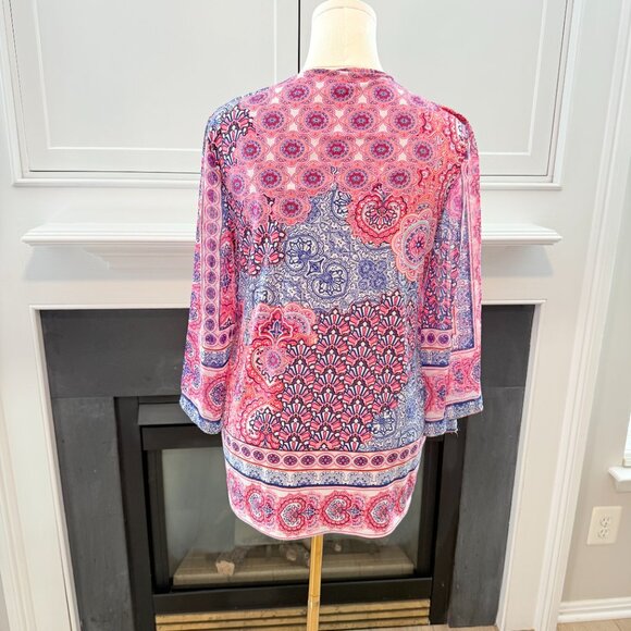 ๐ธ Chicoโs Paisley & Floral V-Neck Top โ Size 1 (Medium/Large) ๐๐๐ - Picture 4 of 14